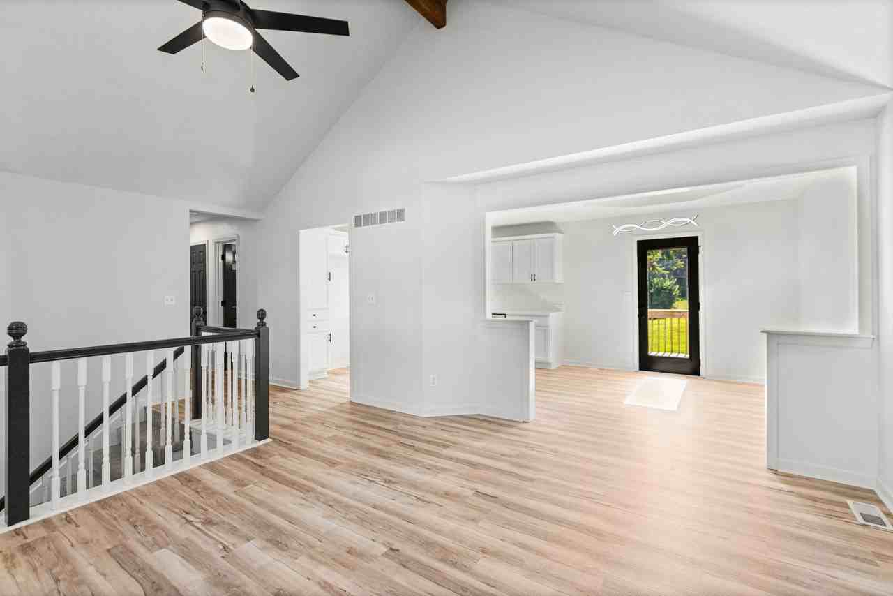 16209 Speaker Ave - Photo 4 of 21