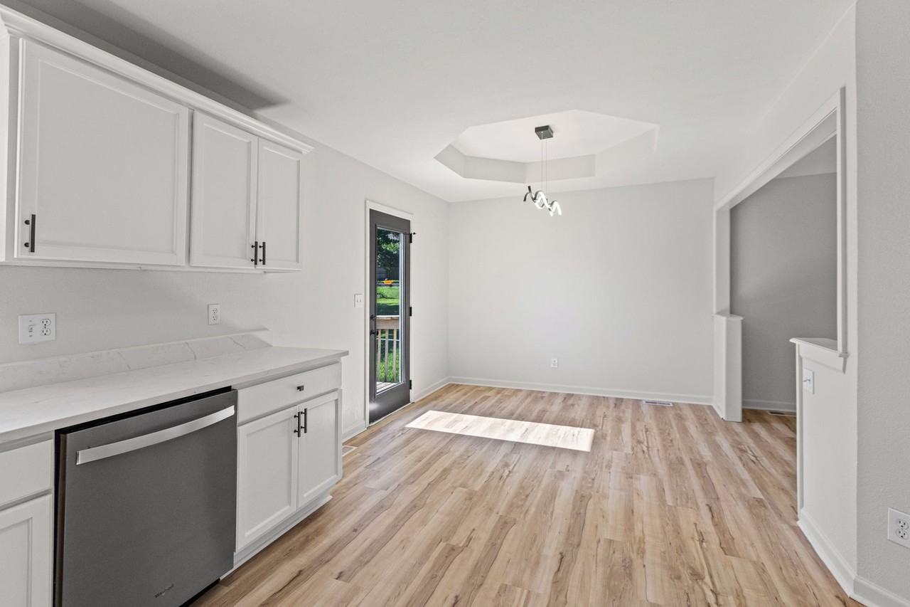 16209 Speaker Ave - Photo 5 of 21