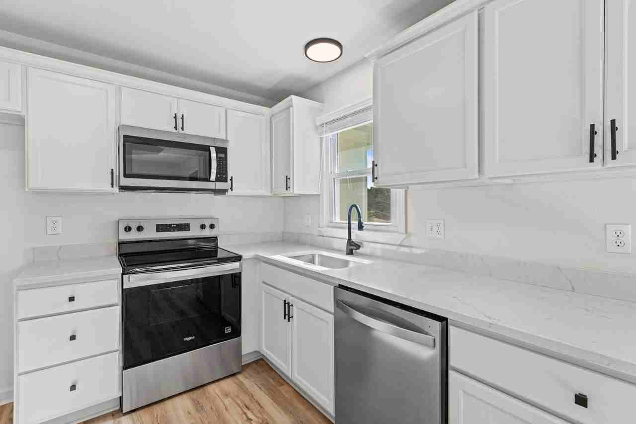 16209 Speaker Ave - Photo 6 of 21
