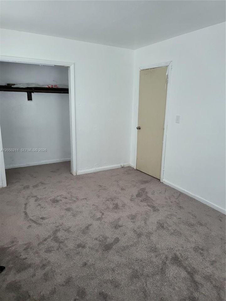 755 Nw 84th St - Photo 5 of 8