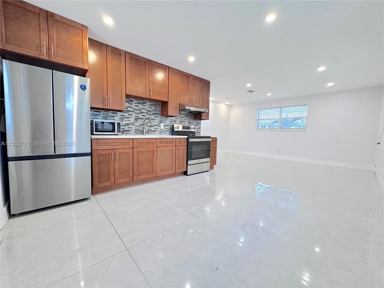 940 Nw 32nd Ct - Photo 2 of 7