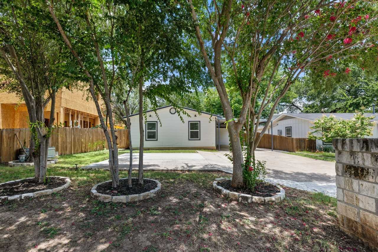 908 Plateau Cir - Photo 3 of 44