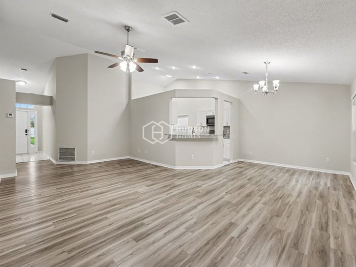 10416 Hallmark Blvd - Photo 6 of 21