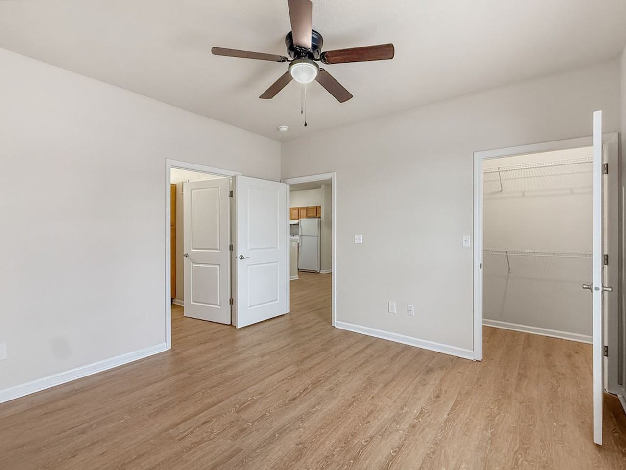 702 Beachfront Dr - Photo 6 of 38