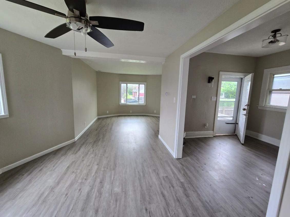 422 27th St - Photo 2 of 8