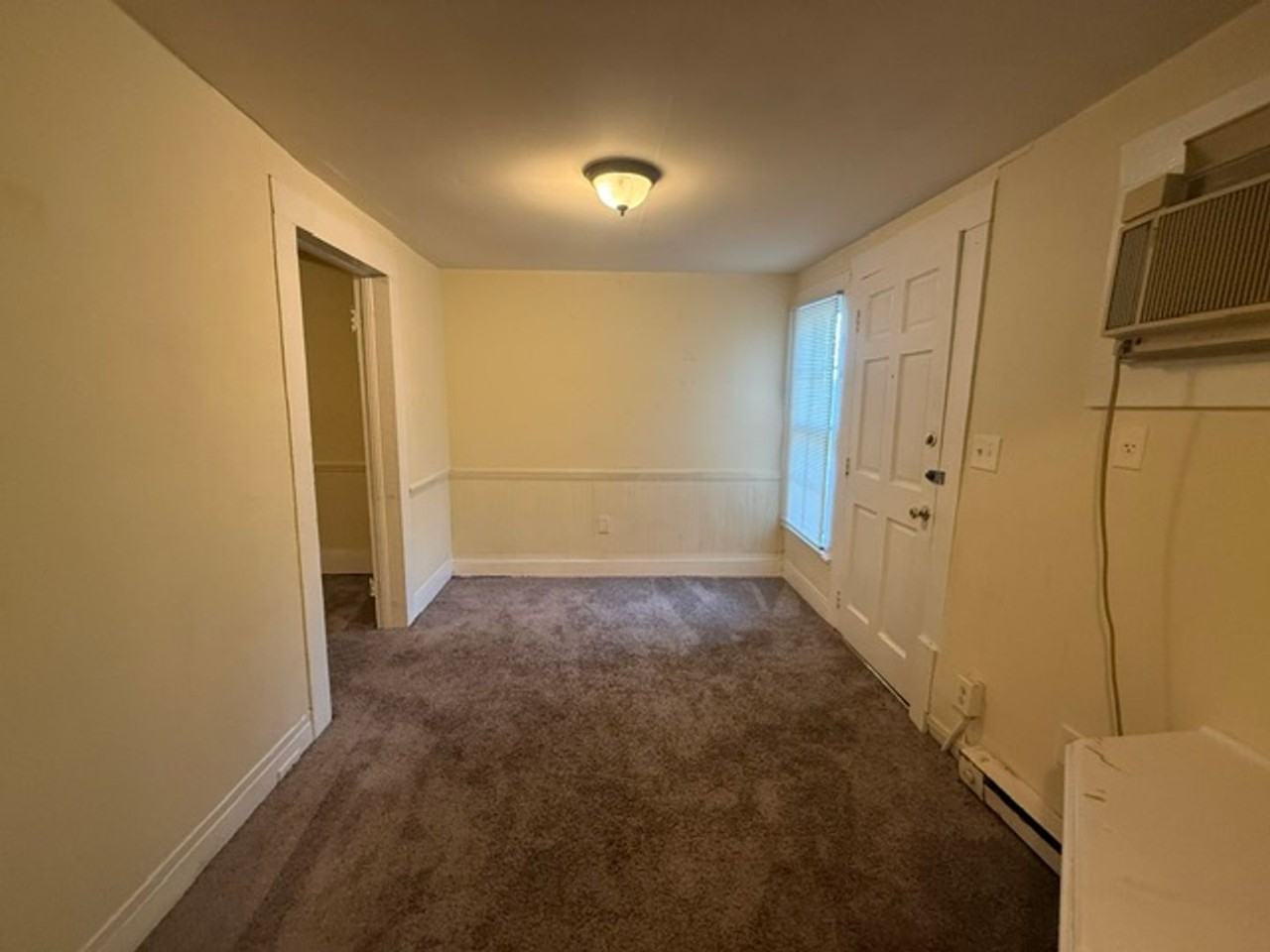 405 W Davis St #B - Photo 2 of 14