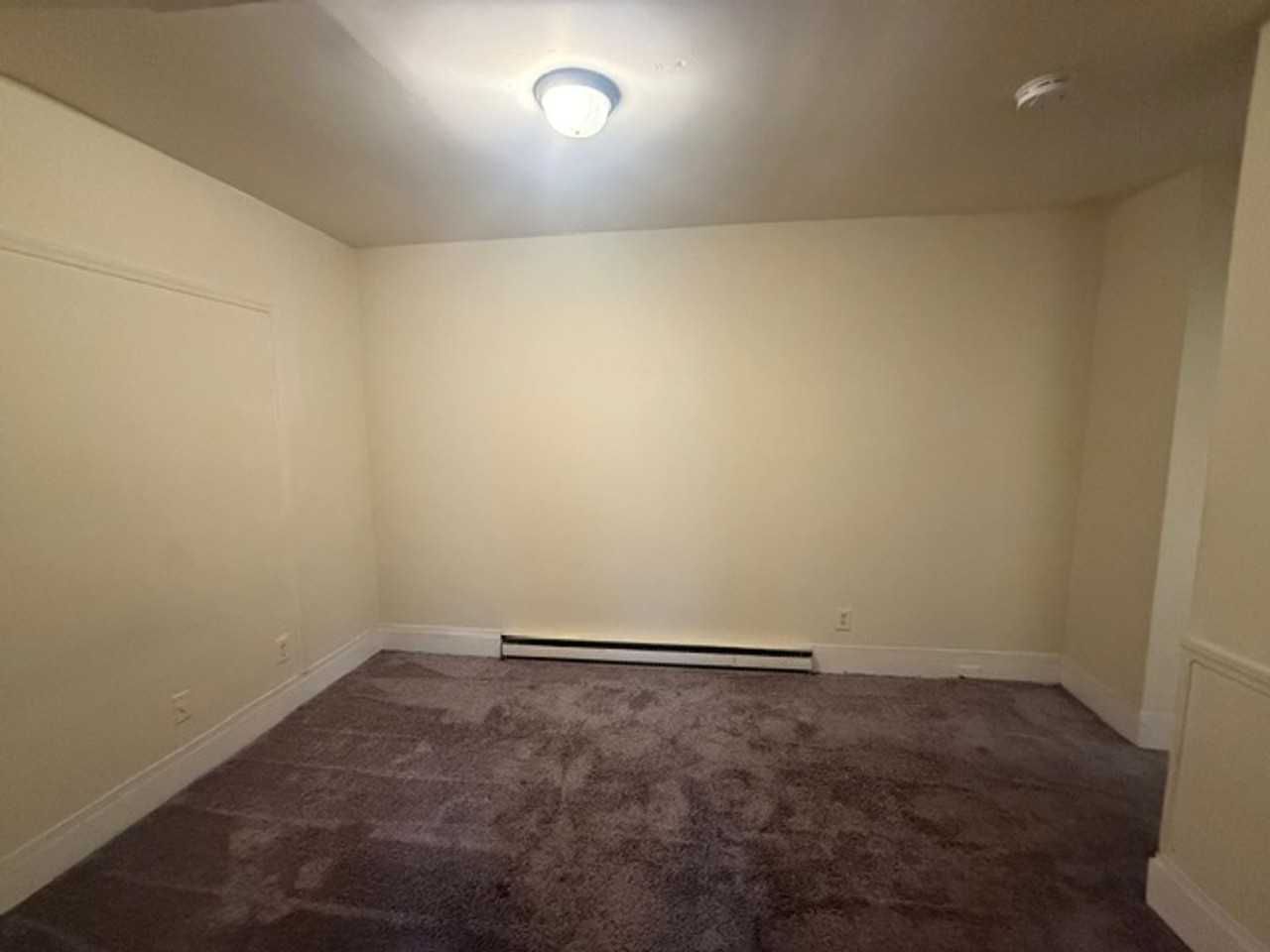 405 W Davis St #B - Photo 6 of 14