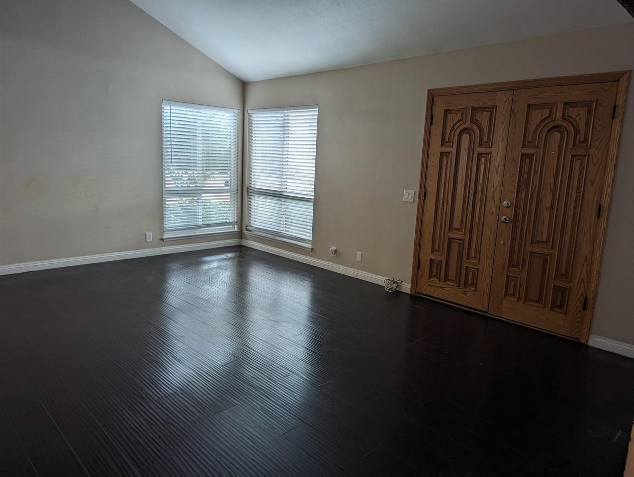 18613 Jeffrey Ave #1 - Photo 2 of 11