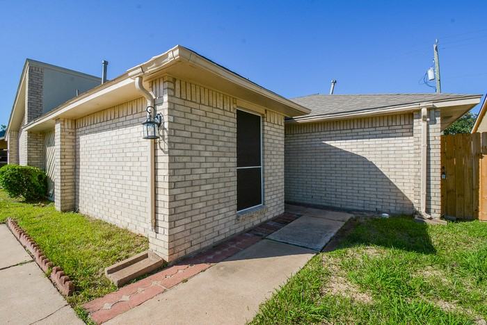 16518 Monte Carlo Ln - Photo 5 of 29