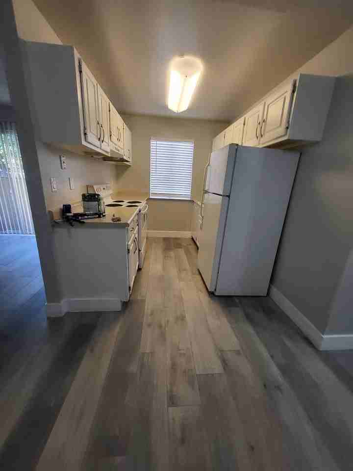 Oakview Apartments - Photo 6 of 13