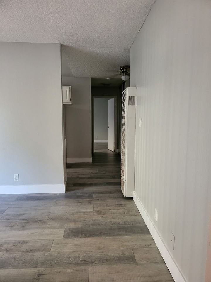Oakview Apartments - Photo 7 of 13
