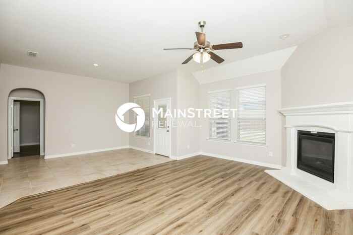 14800 Angel Trace Dr - Photo 2 of 15