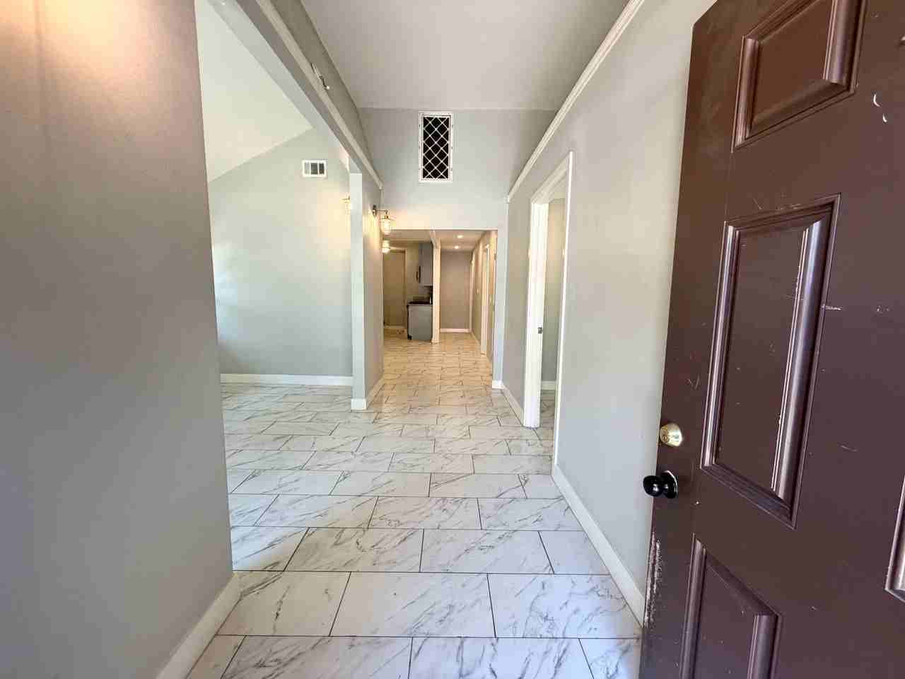 3056 Crescent Way - Photo 4 of 16