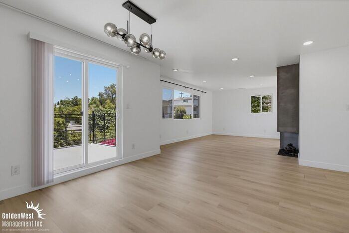 6201 Lorca Dr - Photo 4 of 23