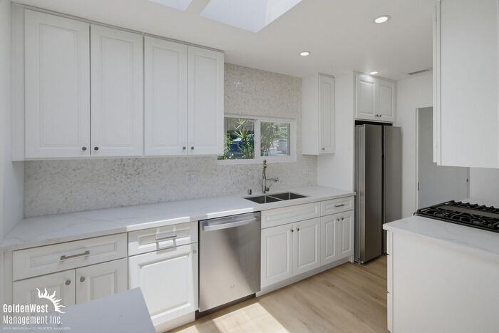 6201 Lorca Dr - Photo 7 of 23