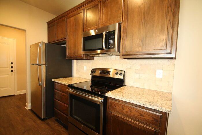 3219 Karen St - Photo 6 of 26