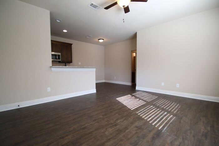 3219 Karen St - Photo 7 of 26