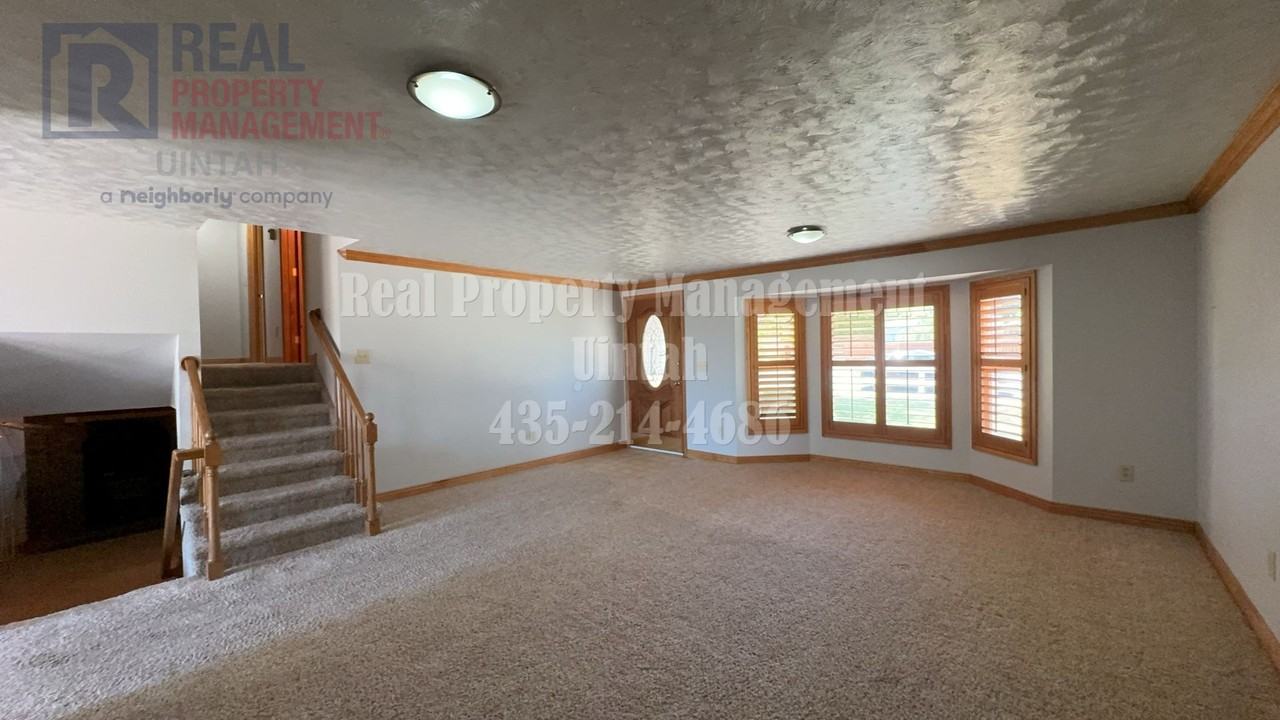 456 S 3130 W - Photo 2 of 26