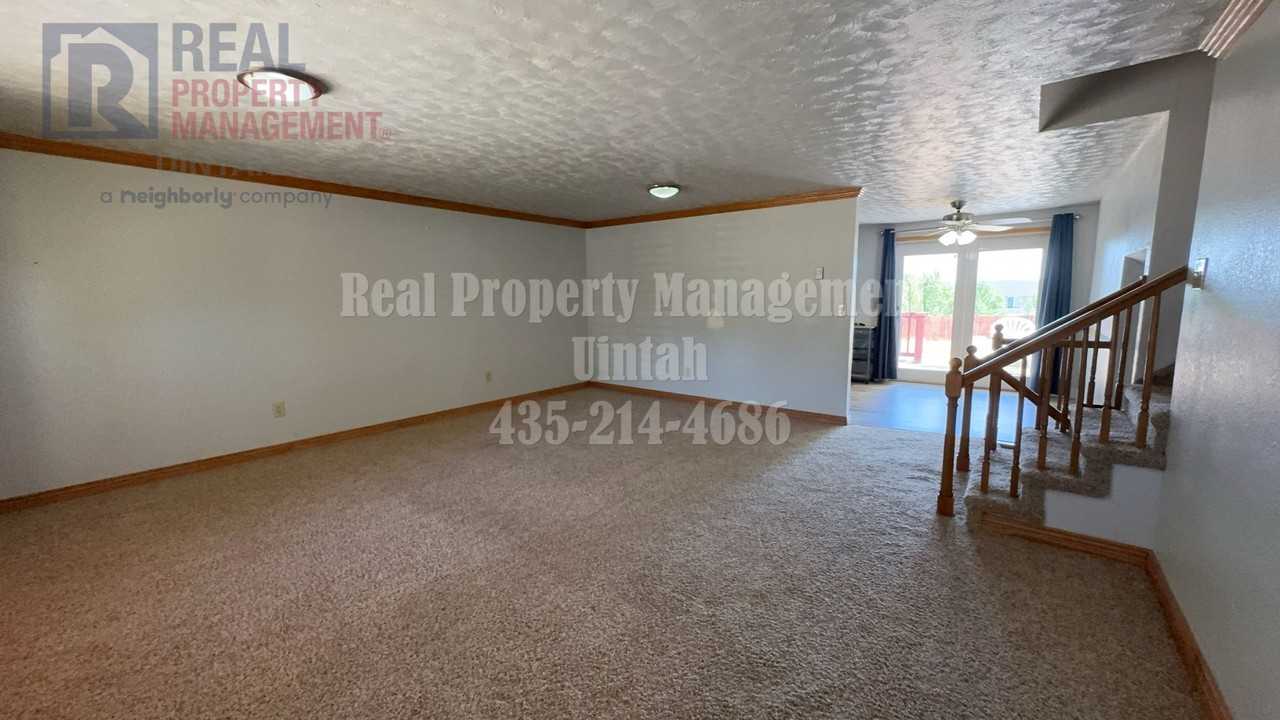 456 S 3130 W - Photo 3 of 26