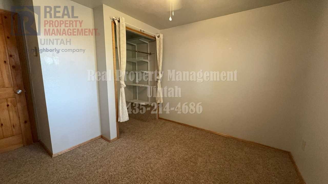 456 S 3130 W - Photo 6 of 26