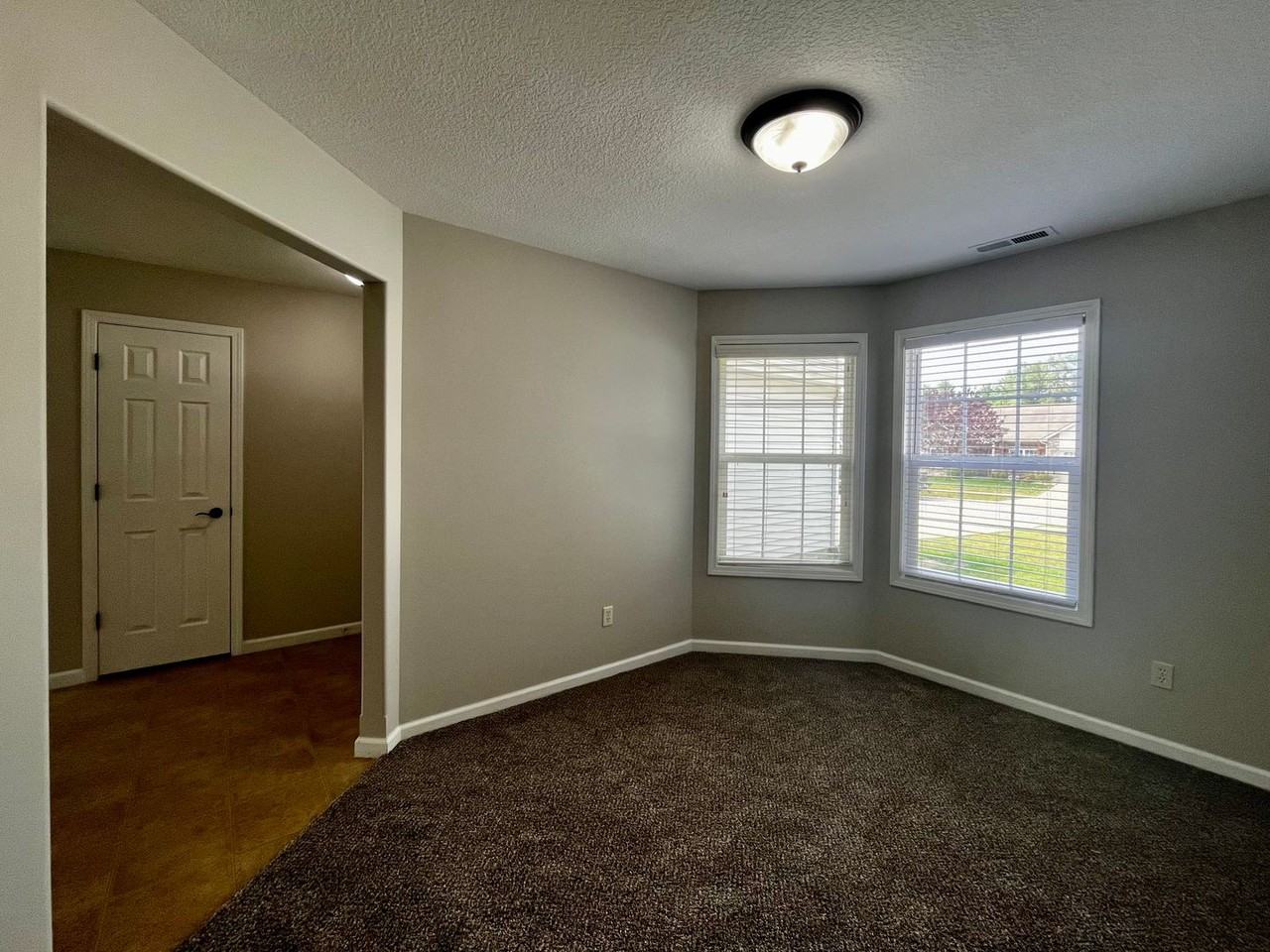 4367 Timber Creek Pkwy - Photo 4 of 31
