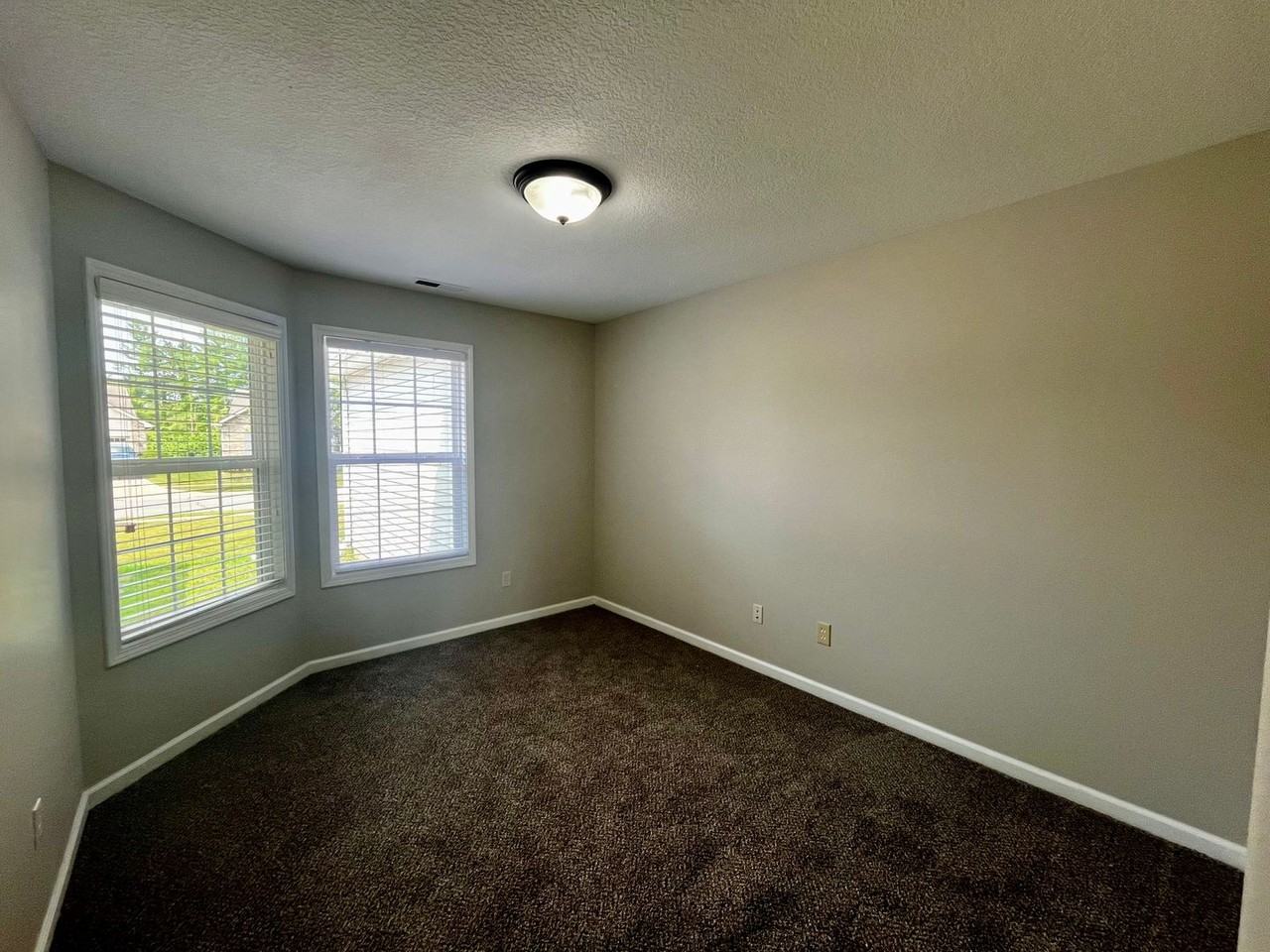 4367 Timber Creek Pkwy - Photo 5 of 31