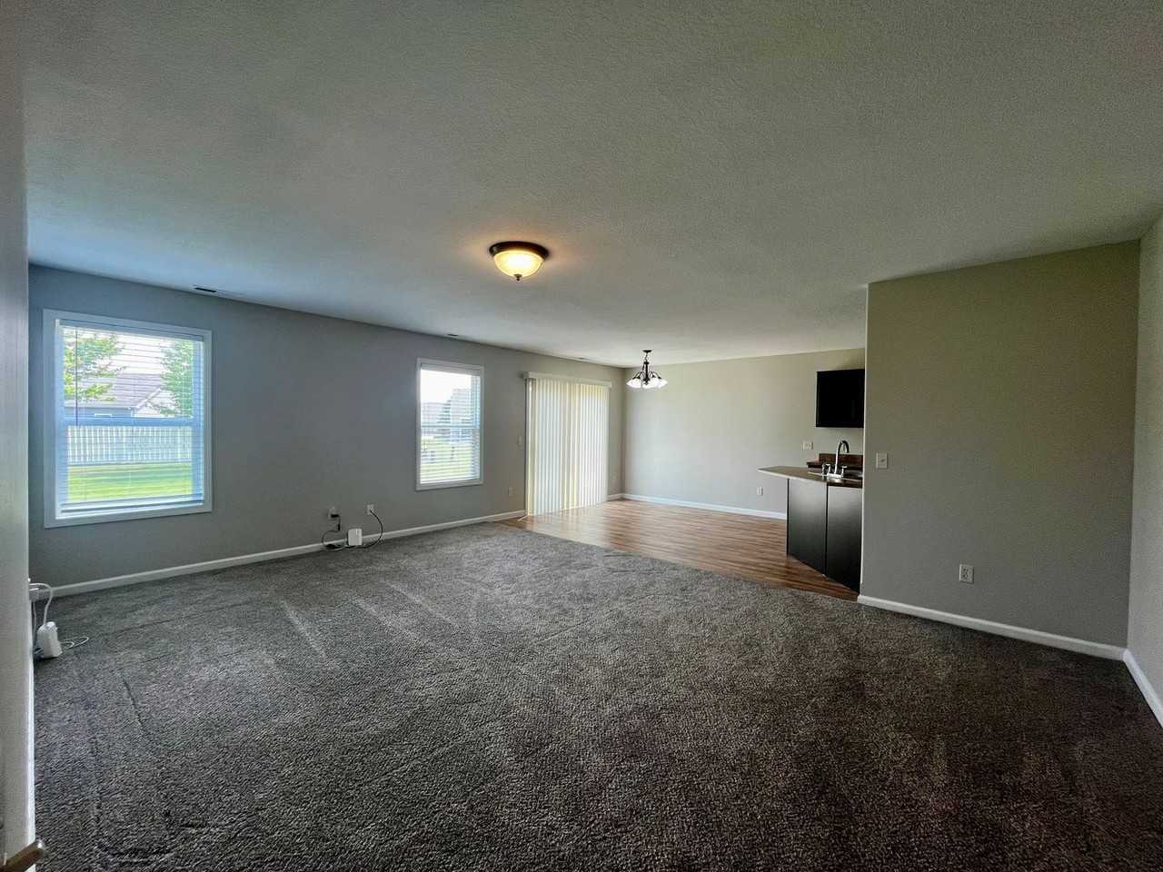 4367 Timber Creek Pkwy - Photo 6 of 31