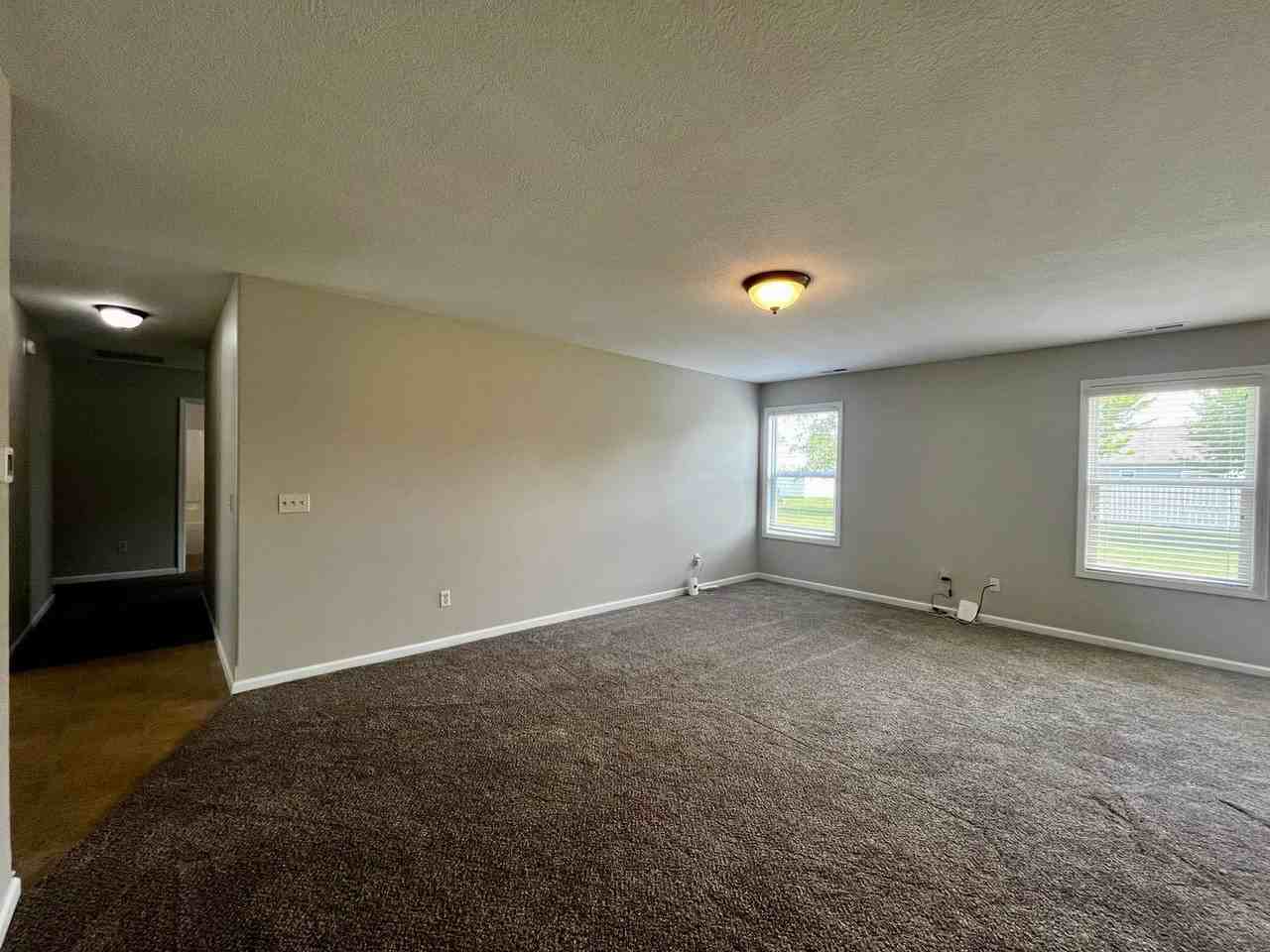 4367 Timber Creek Pkwy - Photo 7 of 31