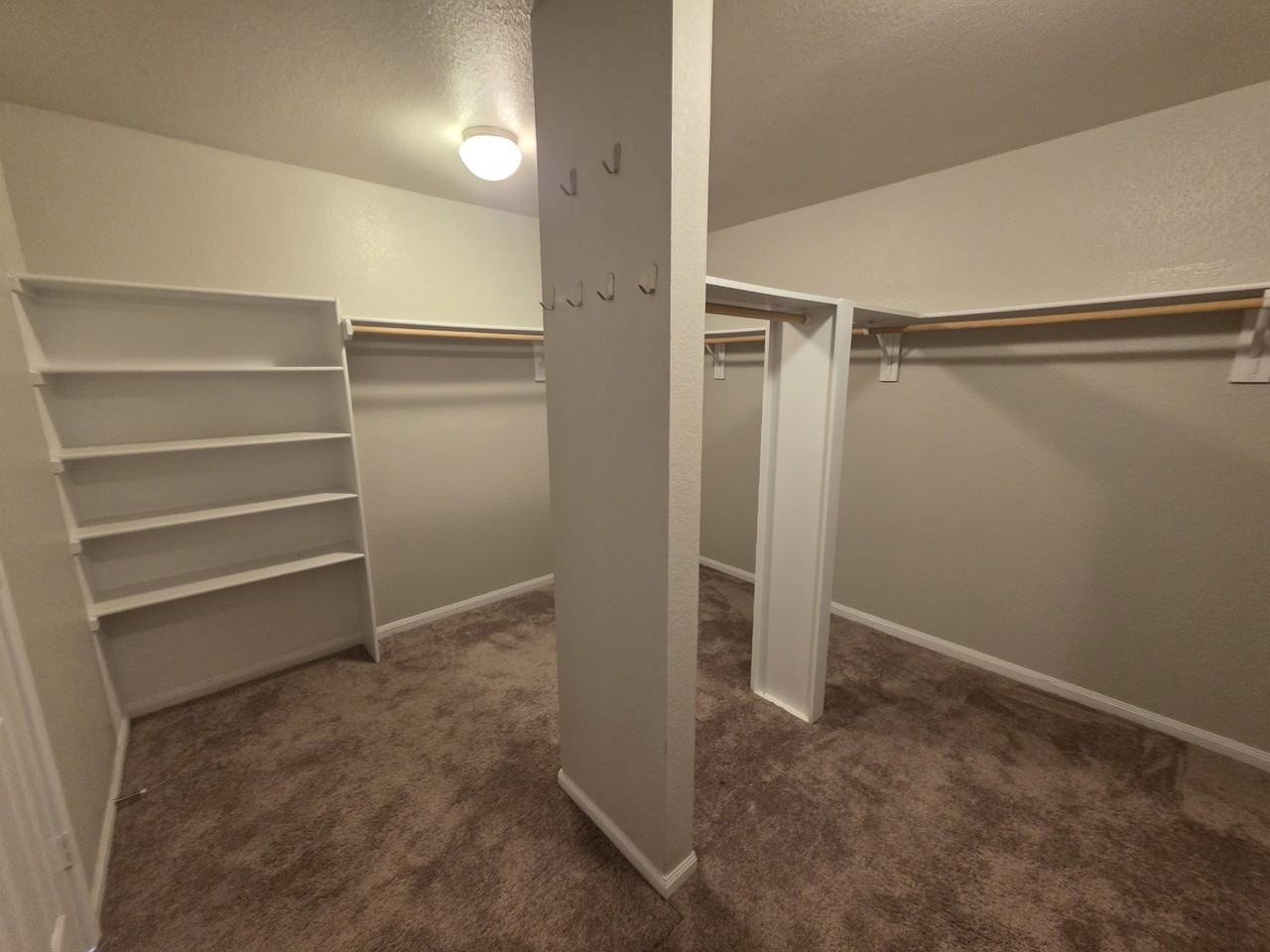 423 Wrought Iron Dr #1 - Photo 6 of 8