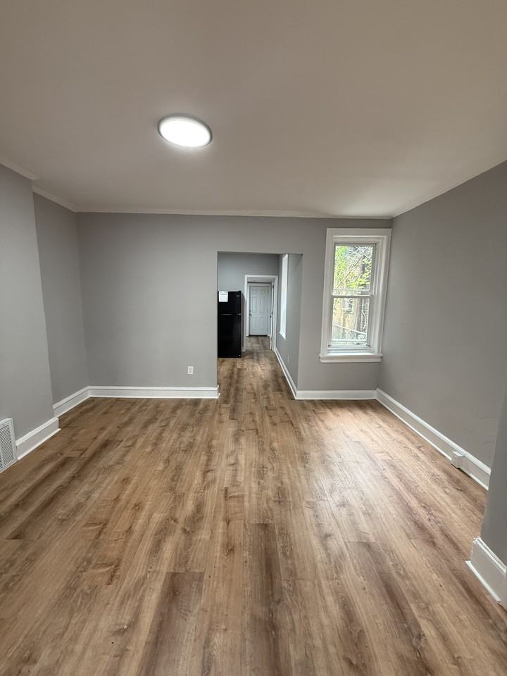 3924 Pennsgrove St #1 - Photo 5 of 11