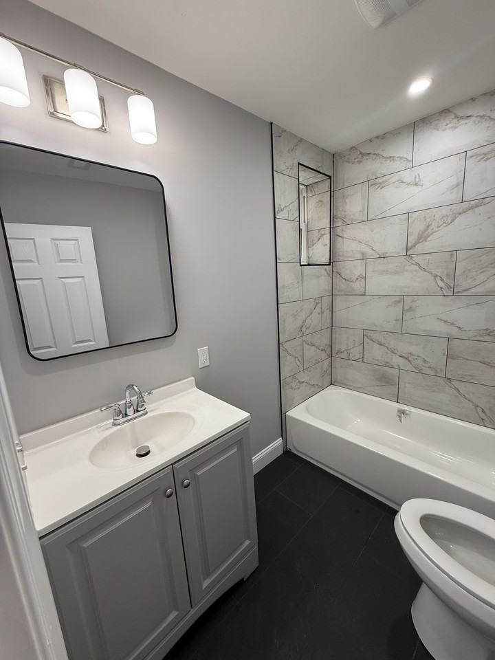 3924 Pennsgrove St #1 - Photo 6 of 11