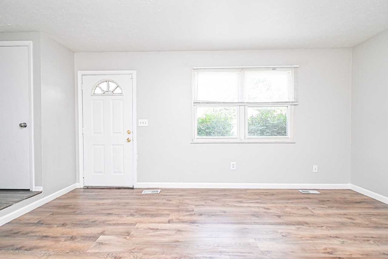 10923 Birchridge Dr #1 - Photo 4 of 34