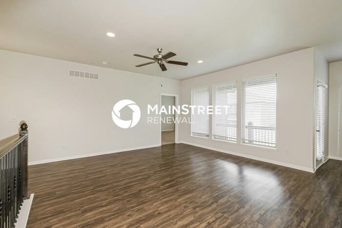 204 Ne Kim Ct - Photo 4 of 18