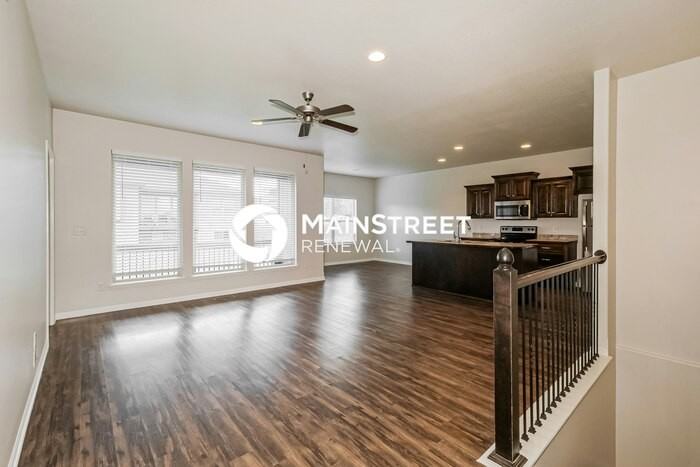 204 Ne Kim Ct - Photo 5 of 18