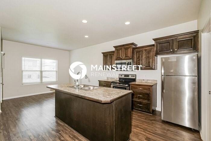 204 Ne Kim Ct - Photo 6 of 18