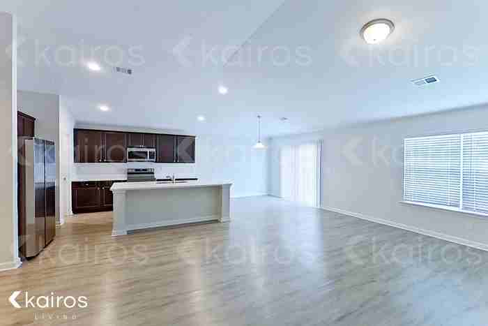 17 Duluth Dr - Photo 2 of 6