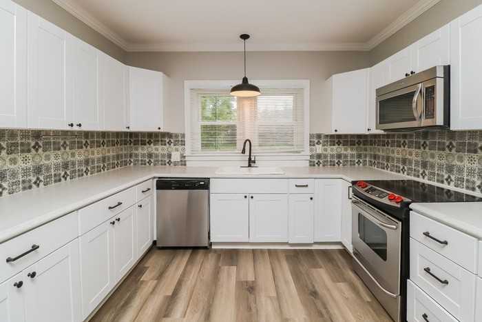291 Vance Dr Ne - Photo 4 of 11