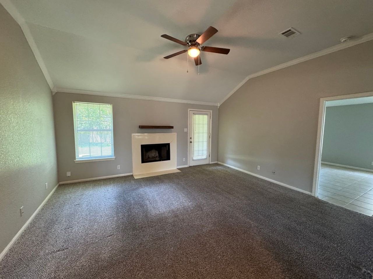 2904 Mildred St - Photo 3 of 10