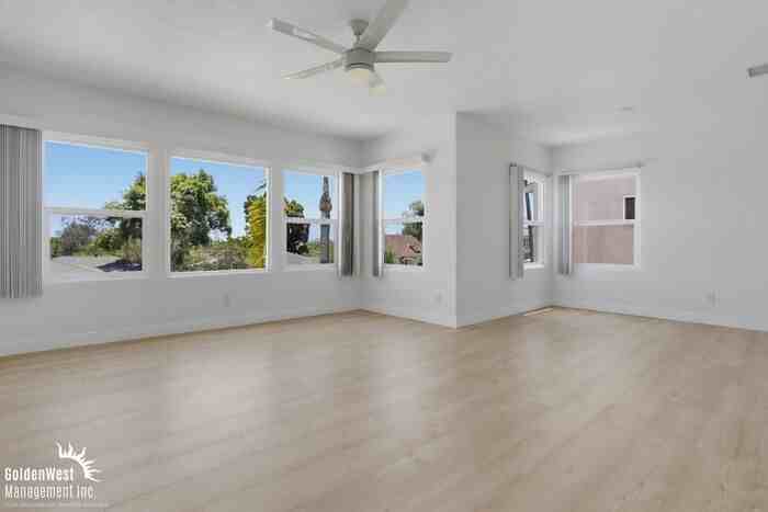 5738 Meade Ave - Photo 6 of 18