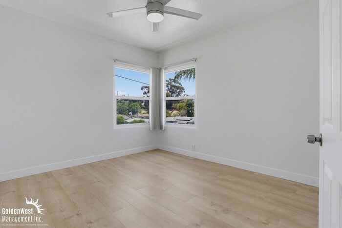 5738 Meade Ave - Photo 7 of 18