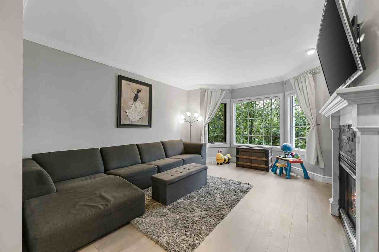 1611 21 Avenue Southwest #3 - Photo 3 of 21