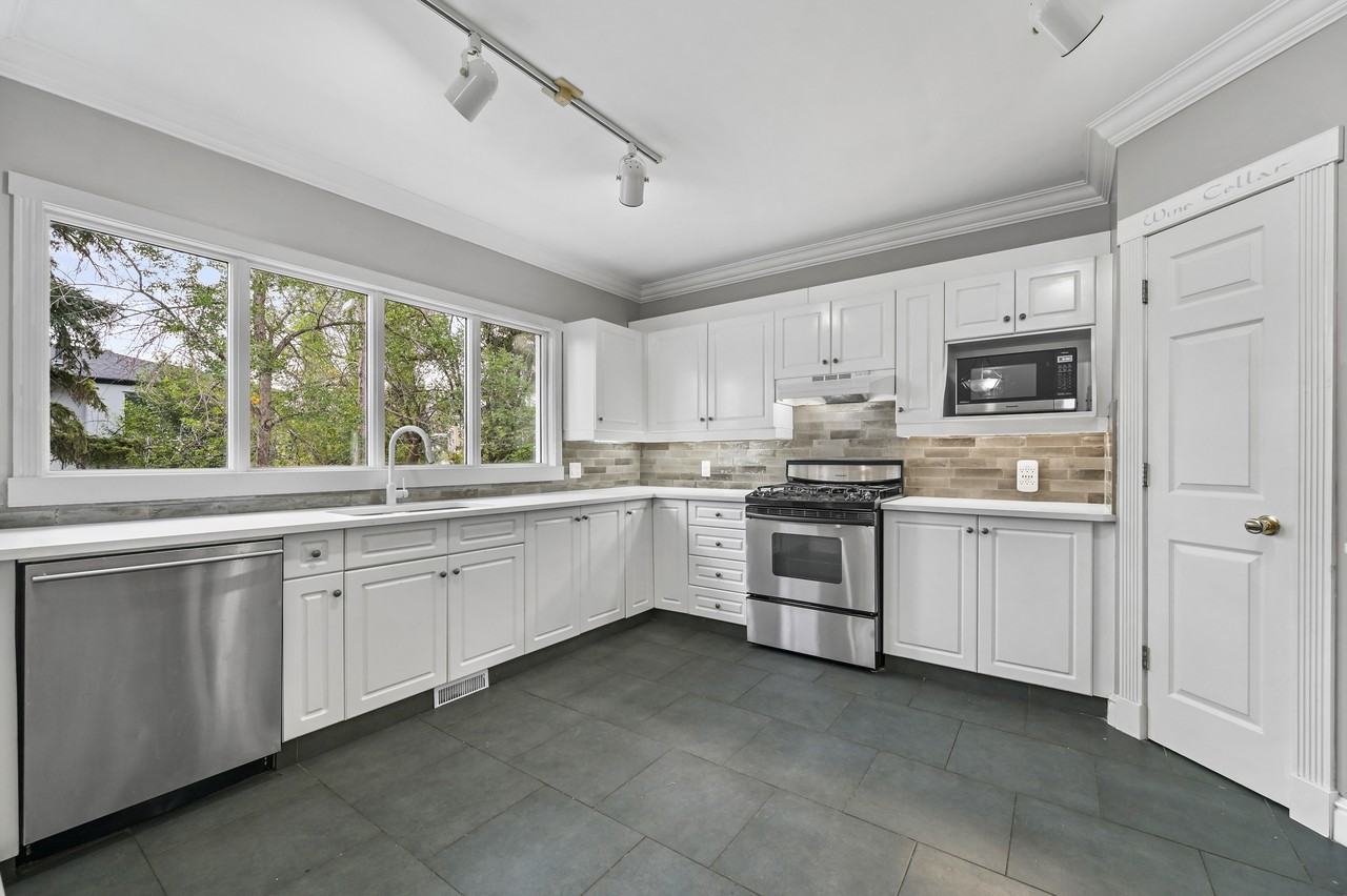1611 21 Avenue Southwest #3 - Photo 6 of 21