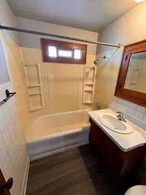 2229 1/2 Blake Ave #2 - Photo 7 of 7