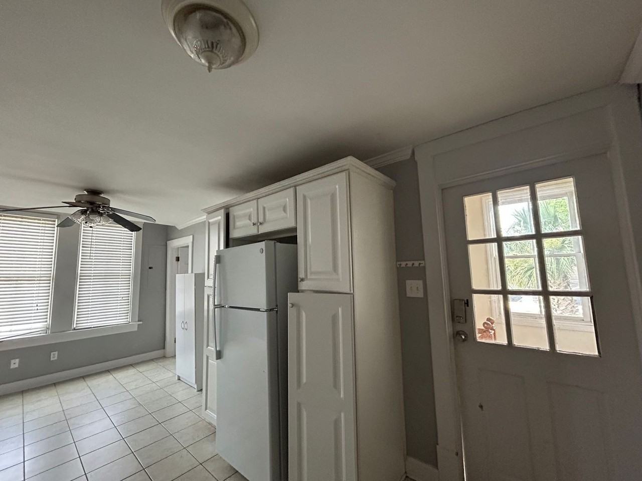 1114 Lincoln St - Photo 7 of 20