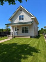412 S Peach Ave - Photo 1 of 1
