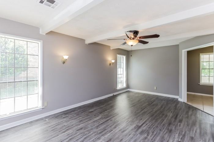 2953 Woodforest Ln - Photo 3 of 11
