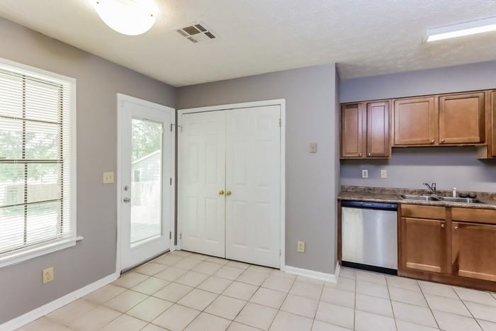 2953 Woodforest Ln - Photo 5 of 11