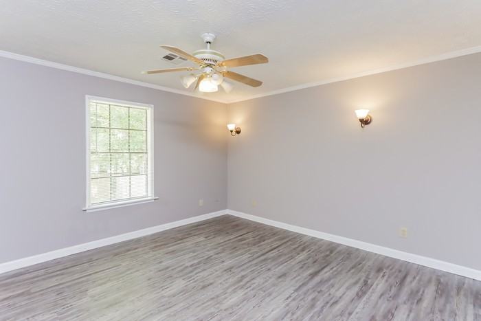 2953 Woodforest Ln - Photo 7 of 11