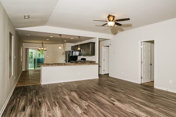 207 Sedgewick Dr - Photo 5 of 13