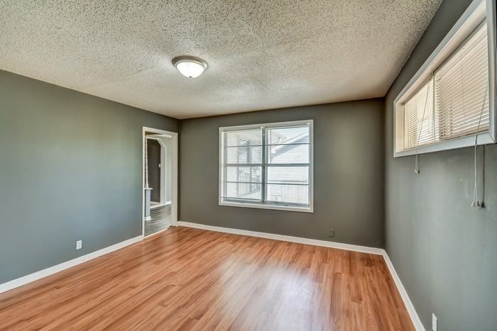 1008 Minor Dr - Photo 3 of 11